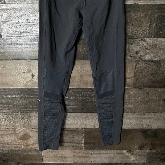 SOLD ALO Yoga Moto Leggings Medium - Picture 6 of 6